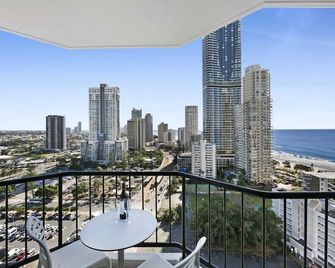 Ocean View 2-Bed Studio In the Heart of Surfers - Surfers Paradise - Balcony