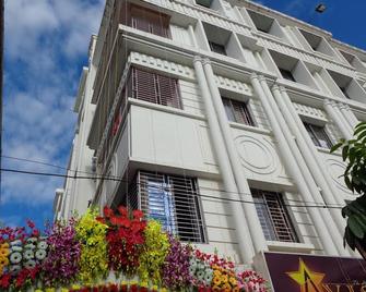 Hotel Avisha - Kolkata - Building