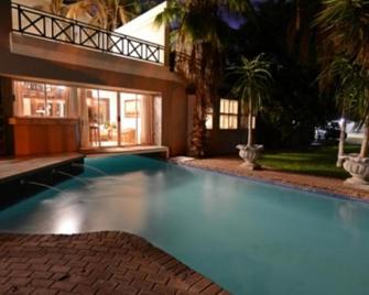 Carters Rest Guesthouse - Kimberley - Pool
