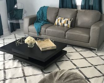 Cozy 1 bedroom cottage - Z amazing heart of Miami - Miami - Living room