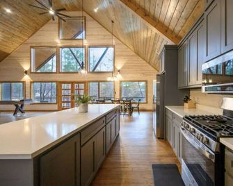 Whispering Winds Luxury Cabin In Hochatown - Broken Bow - Cocina