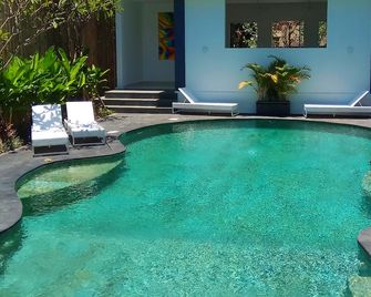 The Bali Bubble - Denpasar - Piscina