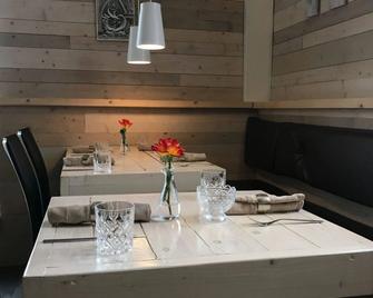 Hraunsnef Country Hotel - Reykholt - Dining room