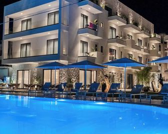 Sondor Hotel - Ksamil - Basen