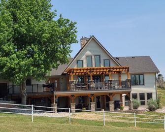 Rare country setting near Highlands Ranch, Littleton & Chatfield State Park - Morrison - Building