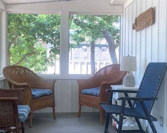 Newly Renovated Beach House Perfect For Families ac And Wifi - Fire Island Pines - Sala de estar