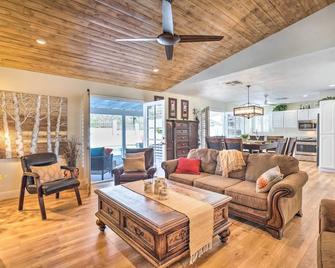 Heated Pool, Views, and Trail Access Phoenix Escape - פיניקס - סלון