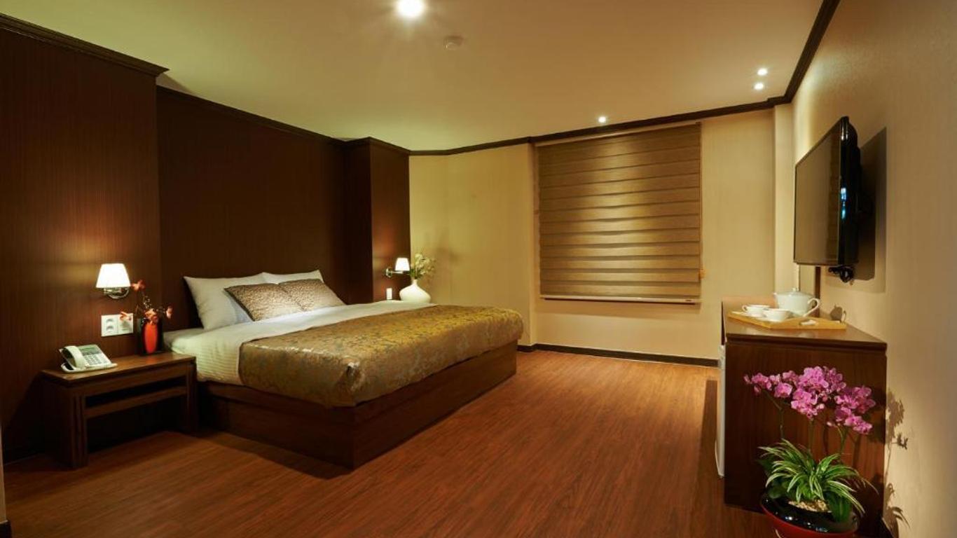 فندق فور سيزونز