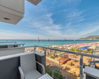 Royalisa Palmiye Beach Hotel Adult Only - Alanya - Balkong