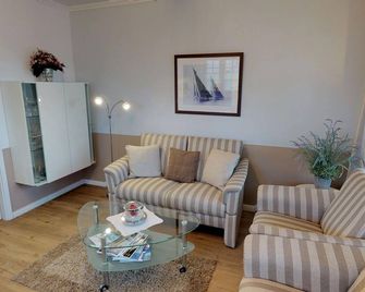 Arnika-Hof Arnika Hof App 1 - Wenningstedt-Braderup - Wohnzimmer