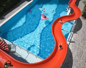 Serena Majestic Hotel - Montesilvano - Pool
