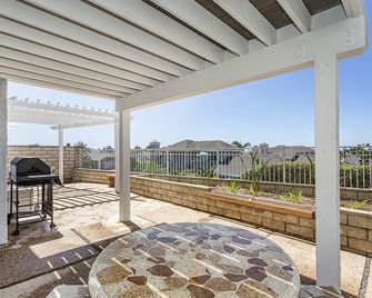 ~open 7-20 to 24! Ocean View! Pool & Spa, Pets Ok, Gated by Beach!~ - Carlsbad - Balcony