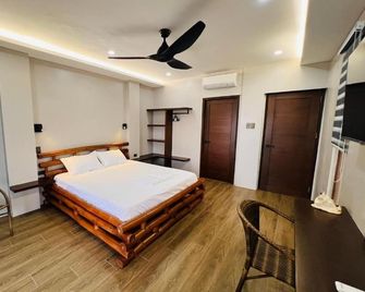 Seajour Beach Resort - Ginatilan