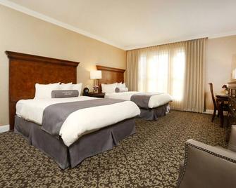 Dive into the Heart of Rochester: 2 Elegant Rooms Near Boutiques & Eateries - Rochester - Bedroom