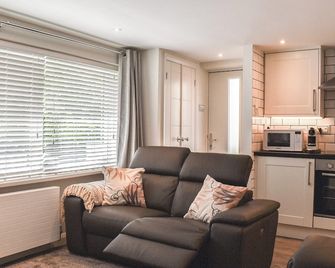 Bowness Apartment 2 - Uk37760 - Bowness-on-Windermere - Ruang tamu