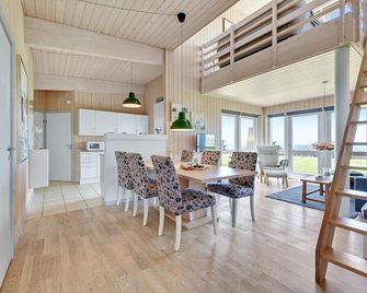 Stunning home in Faaborg with WiFi - Faaborg - Їдальня