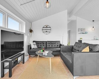 Nice Apartment In Slagelse With Kitchen - Slagelse - Wohnzimmer