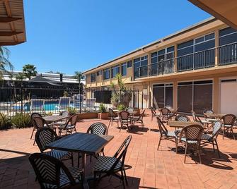 Diplomat Hotel Alice Springs - Alice Springs - Patio