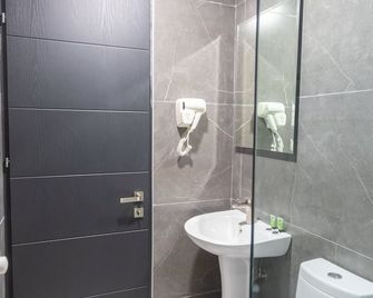 Hotel West Way - Kutaisi - Banheiro