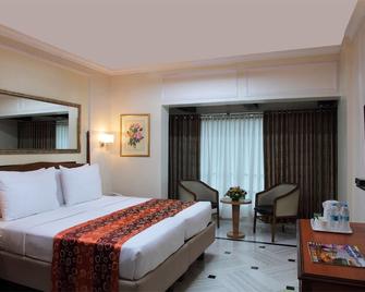 Royal Park Hotel Dockyard - Mumbai - Bedroom