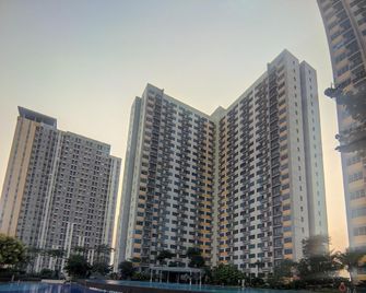 Apartemen Springlake Summarecon Bekasi By Mdn Pro - Bekasi - Pool