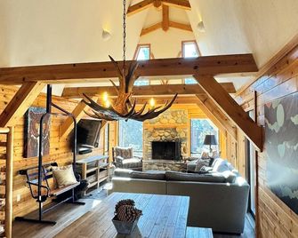 Northstar Resort Mtn Cabin: Lake Tahoe, Golf, Pool, Pcklball, Spas, Hiking, Ev+ - Truckee - Salon