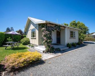 Blue Thistle Cottages - טה אנאו - בניין