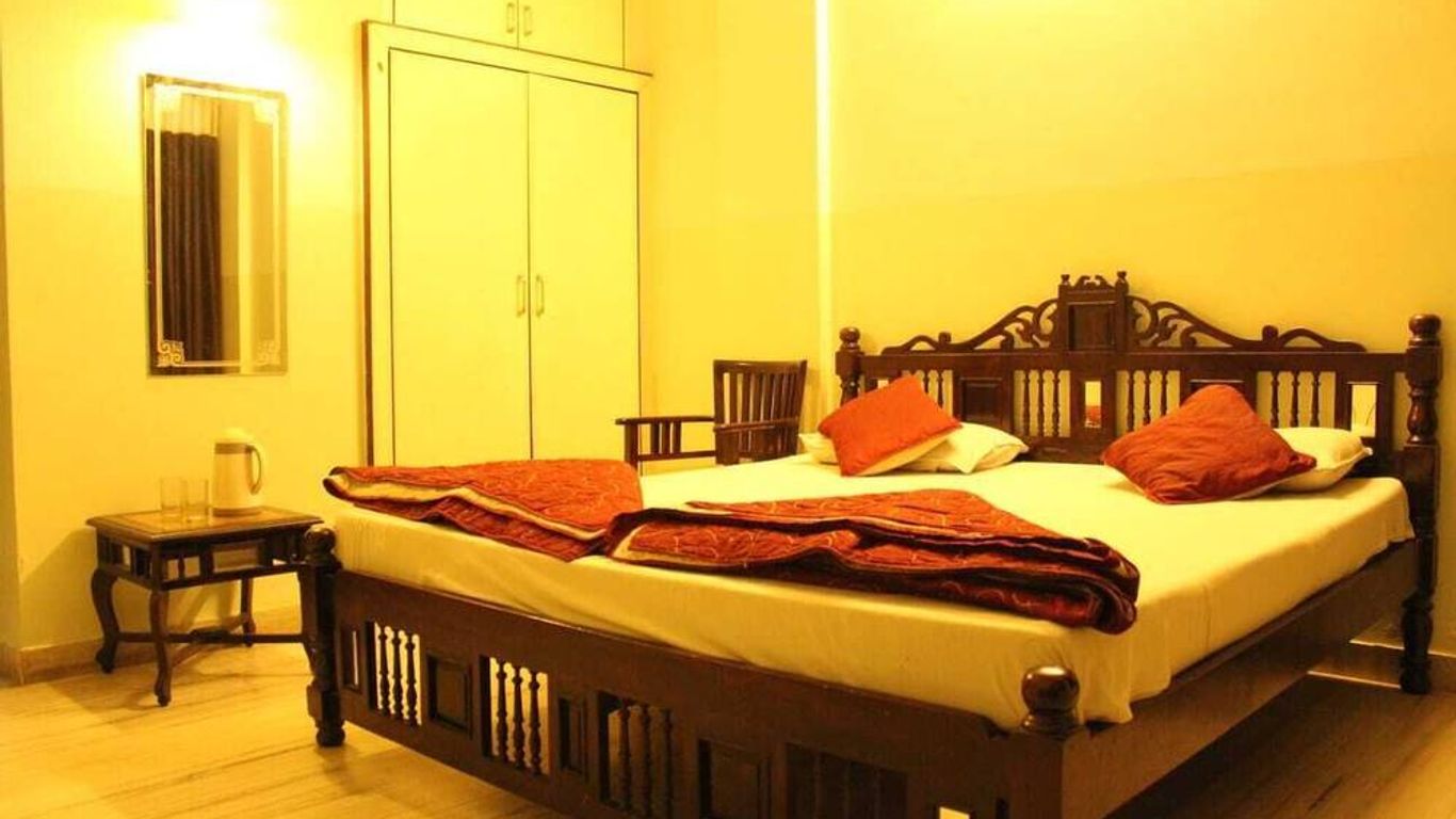 Hotel Chit Chat Palace