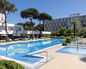 Villa Regina - Marepineta Resort - Milano Marittima - Pool