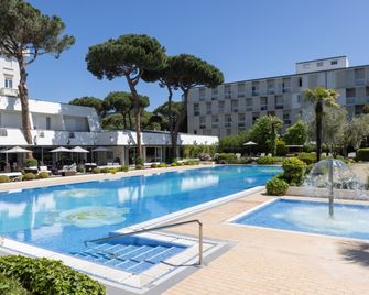 Villa Regina - Marepineta Resort - Milano Marittima - Piscina