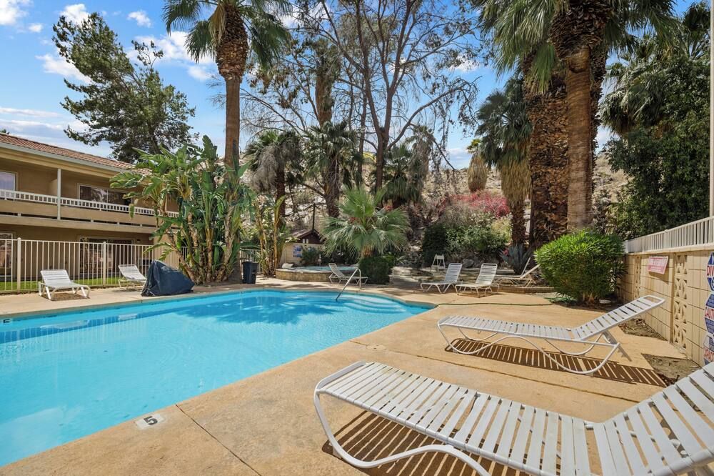 Sol Springs Inn - Cathedral City - Pool
