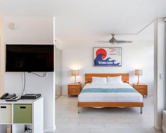 Just Remodeled Ocean View Waikiki Banyan Penthouse! Free Parking! (13710) - Honolulu - Bedroom