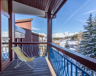 Large apartment on the snow front with beautiful Mont Blanc view at ARC 1800 - Bourg-Saint-Maurice - Balcony