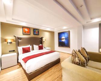 Victoria Crown Plaza Hotel - Lagos - Bedroom