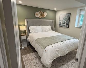 Modern 2BR Retreat w Heated Floors-Gazebo - Brantford