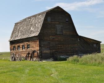 Rocky Ridge Country Lodge - Mountain View - Edificio