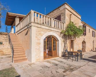 Finca Es Turo de ses Illes with Pool, Wi-Fi, Terraces & Garden - Ses Salines - Building