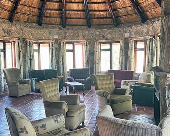 Lovely House On 4 Hectares In John Galt - Nyanga - Lounge