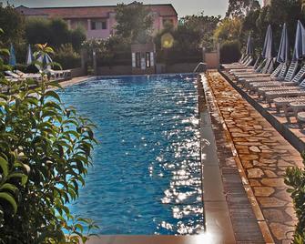 Nireas Resort Corfu - Acharavi - Zwembad