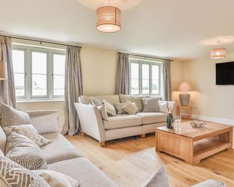 The Retreat - Weston-super-Mare - Living room