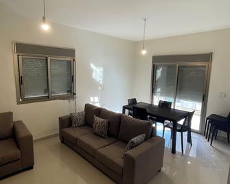 The Majestic Garden Escape - Jounieh - Living room