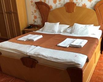 Hét Vezér Apartmanhotel - Komárom - Bedroom