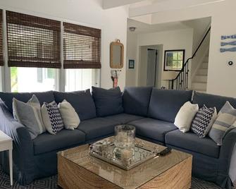 4br Westhampton Getaway - Westhampton - Sala de estar