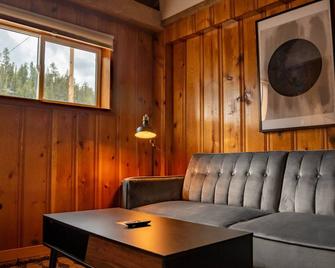 The Nightingale Motel - Pagosa Springs - Living room