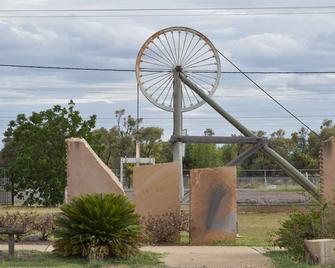 Black Diamond Motel - Blackwater - Slaapkamer
