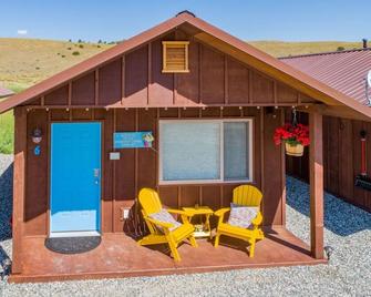 Emigrant Cabins #7- Tiny Cabin in Montana - Emigrant - Patio