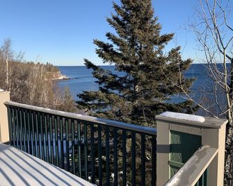Superior Sanctuary on Lake Superior. Just 6 mi from Lutsen Mountain ski resort! - Tofte - Balcony