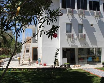 Aelbistan Otel - Дідім - Вигляд зовні
