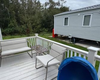 Specialist SEN caravan Ruby'scumbrianholidayforall - Wigton - Balkón