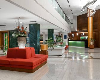 Aston Tanjung Pinang Hotel and Conference Center - Tanjung Pinang - Lobby